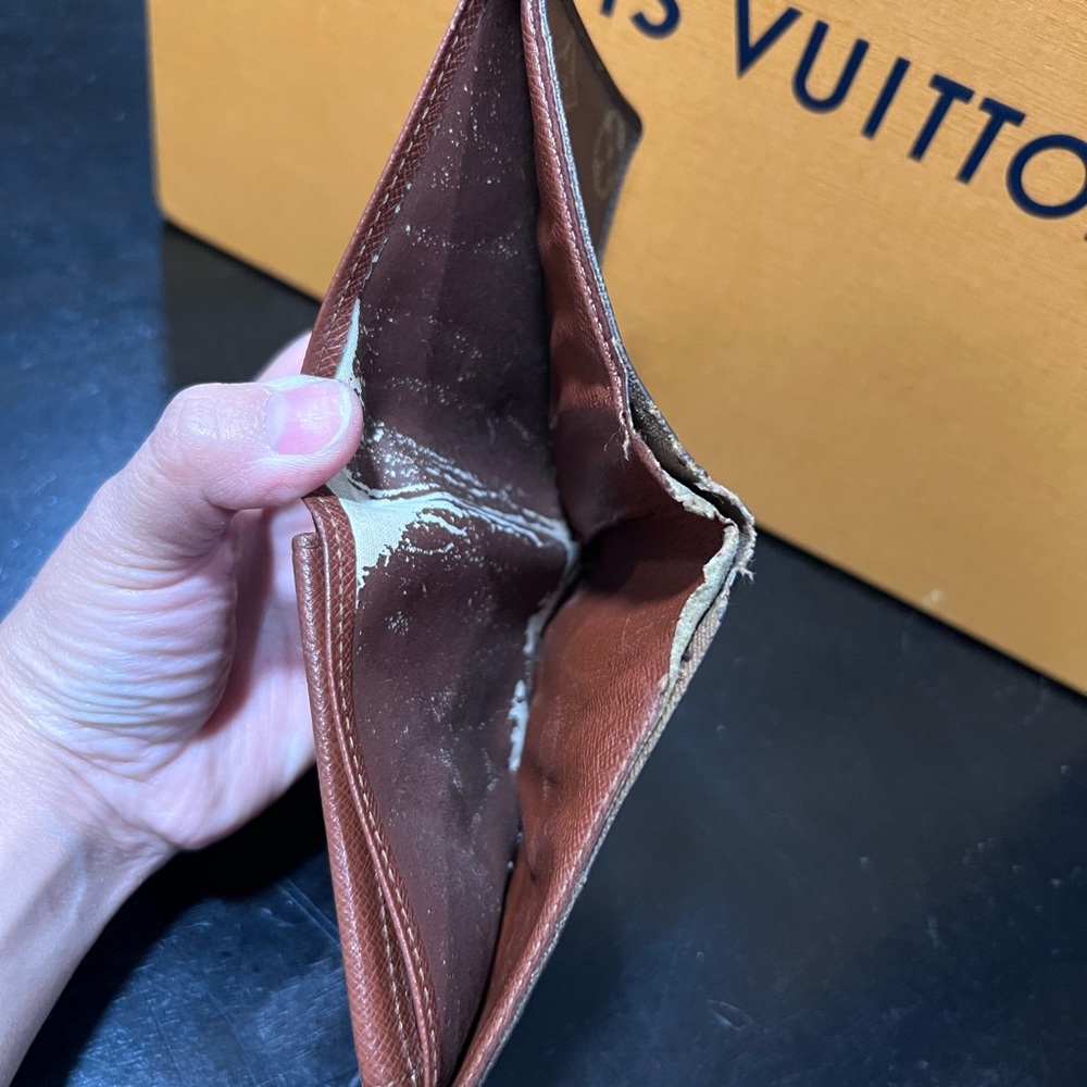 Authentic vintage LV Monogram Men’s wallet. - Picture 8 of 9